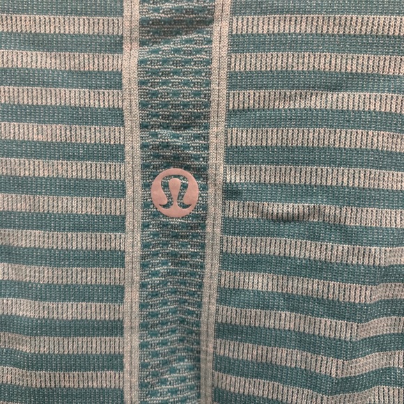 Lululemon swiftly tech shirt - Picture 4 of 4